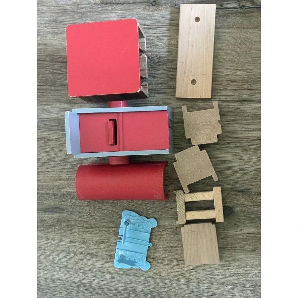 Huge BRIO & Thomas Wooden Railway Lot – 133 Tracks & 33 Trains / Accessories